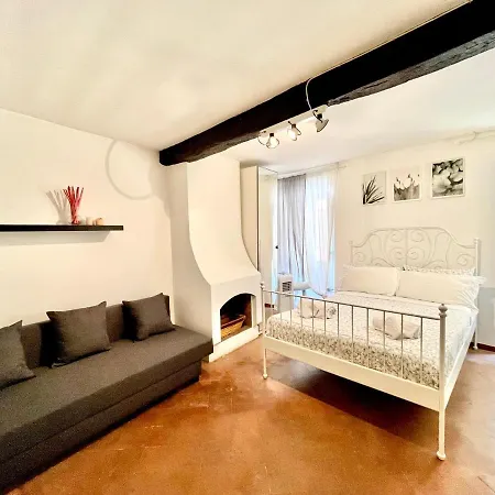 Glory House Navona Square-2